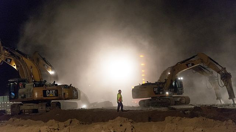 Abriss einer Stahl- und Spannbetonbrücke
