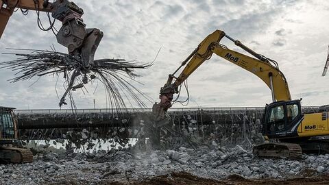 Abriss einer Stahl- und Spannbetonbrücke