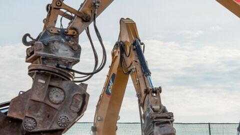 Abriss einer Stahl- und Spannbetonbrücke