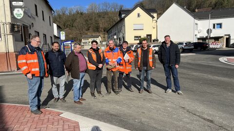 Gruppenfoto OD Weilmünster-Essershausen  Gruppenfoto an der neuen Ortsdurchfahrt Weilmünster-Essershausen