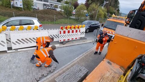 Azubi-Projekt SM Usingen 6  Die Steine werden in einem Mauerverbund Muster verlegt