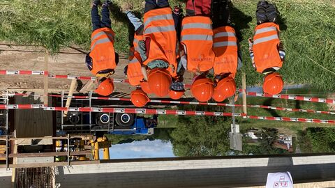 Pressetermin Einhub Brücke Wagenfurth 13 Die Kinder staunen