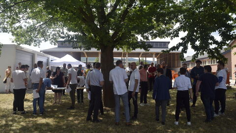 Get Together nach der Veranstaltung Beisammensein unter Bäumen nach der Veranstaltung