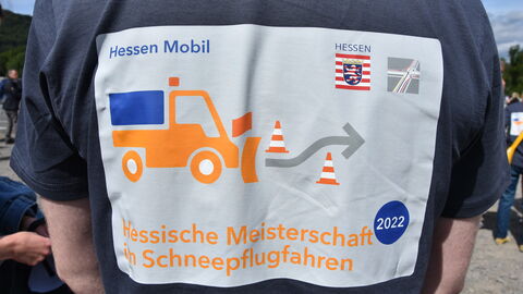 Eröffnung Hessische Schneepflugmeisterschaft Marburg 29 Großer Aufdruck auf der Rückseite der T-Shirts