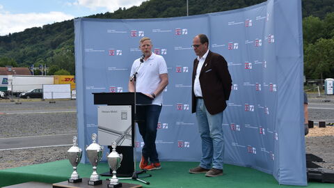 3. Hessische Schneepflugmeisterschaft Finale 10 Hessen Mobil-Präsident Heiko Durth und Abteilungsleiter Dr. Rupert Pfeiffer eröffnen das Finale am Nachmittag