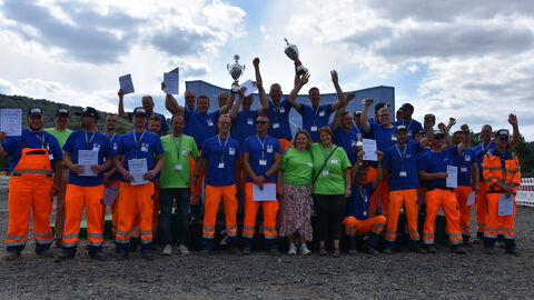 3. Hessische Schneepflugmeisterschaft Finale 35 Gruppenfoto mit allen Teilnehmenden