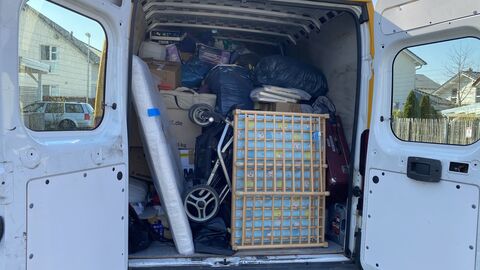 Mit vollgepacktem Transporter ging es nach Polen Ein vollgepackter Transporter