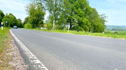 Fahrbahnschäden auf der L 3244 bei Niederdünzebach