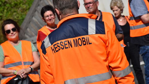 30 Jahre Schürzebergtunnel 7 Der Schürzebergtunnel im Werra-Meißner-Kreis feiert in diesem Jahr 30. Geburtstag. Zu diesem Anlass hatte hessen Mobil zu einem Pressetermin "Tag des offenen Tunnels" eingeladen und bot auch Führungen an.