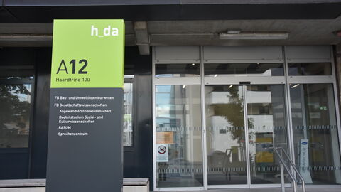 Hochschule Darmstadt - Fachbereich Bauingenieurwesen  Hochschule Darmstadt - Eingang Fachbereich Bauingenieurwesen