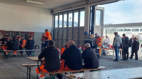 Tag der offenen Tür - SM Groß-Gerau 8 Mittagssnack von der Grillstation