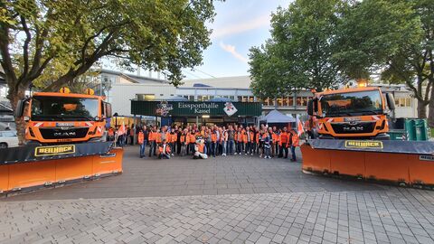 Hessen Mobil goes Kassel Huskies 7 Gruppenfoto der Kolleginnen und Kollegen von Hessen Mobil