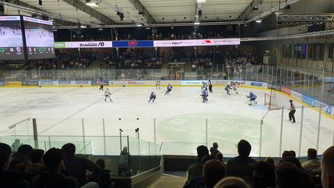 Hessen Mobil goes Kassel Huskies 8 Anschließend stand das Heimspiel des Kassel Huskies im Fokus