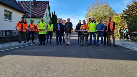 Verkehrsfreigabe Ortdurchfahrt Sickendorf Gruppenfoto Verkehrsfreigabe Ortdurchfahrt Sickendorf