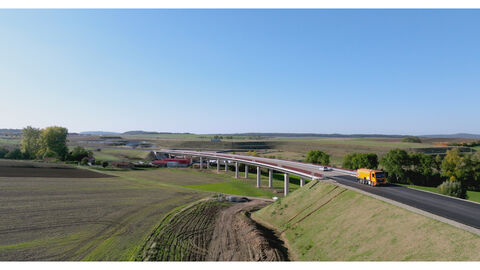 Frisch asphaltiert: Freie Strecke OU Calden 