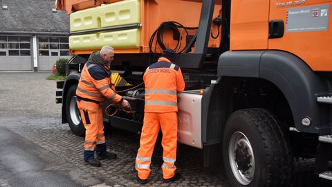 Pressetermin Auftakt Winterdienstsaison 2022/2023 - 17 Kontrolle am LKW