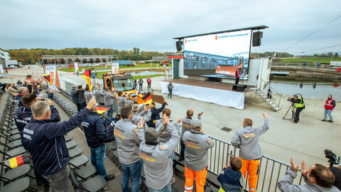 Europäischen Meisterschaften im Schneepflugfahren Hessen Mobil in Europa ganz weit vorn: Horst Hildebrand von der Straßenmeisterei Frankenberg holt bei den Europäischen Meisterschaften im Schneepflugfahren als bester Deutscher im Oktober den sechsten Platz.