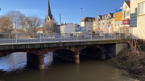 Brücke im Ortskern von Nidda