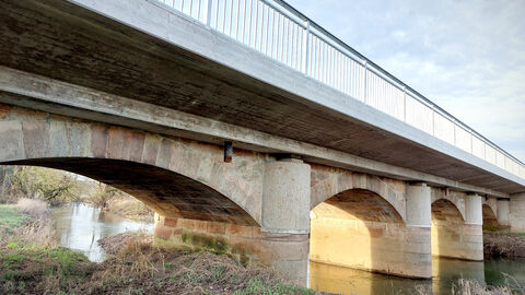 Brücke auf der Kreisstraße 23 über die Haune bei Hauneck-Oberhaun