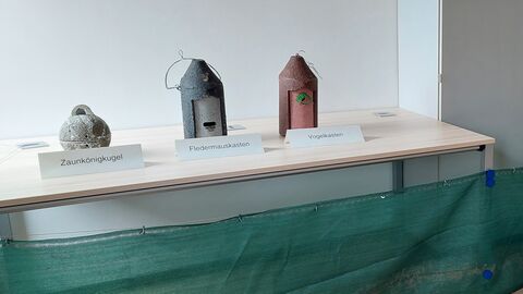 Ausstellung verschiedener Nistkästen