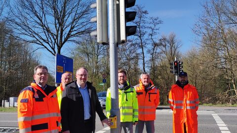 Inbetriebnahme der neuen Fußgängerschutzanlage an der B 276 "Eiserne Hand"
