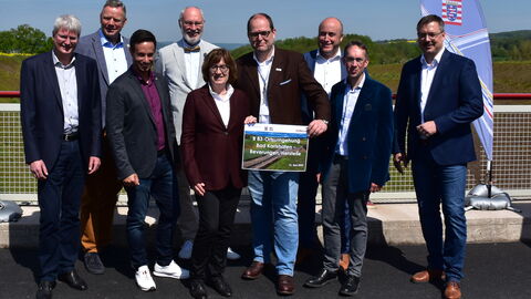 Gruppenfoto Verkehrsfreigabe B83 OU Bad Karlshafen