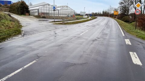 Die Landesstraße L3176 ist in schlechten Zustand 