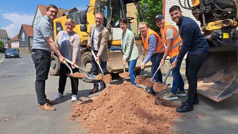 Gruppenfoto Spatenstich K50 in Buessfeld 