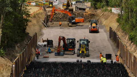 Die Waben werden eingebaut