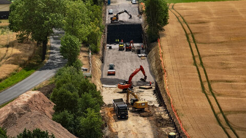 Drohnenaufnahme der Baustelle von oben