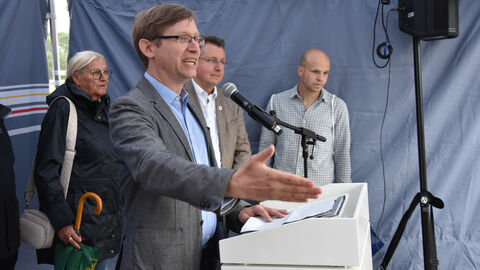 Verkehrsfreigabe Radweg Eschborn-Steinbach mit Staatssekretär Jens Deutschendorf Verkehrsfreigabe Radweg Eschborn-Steinbach mit Staatssekretär Jens Deutschendorf