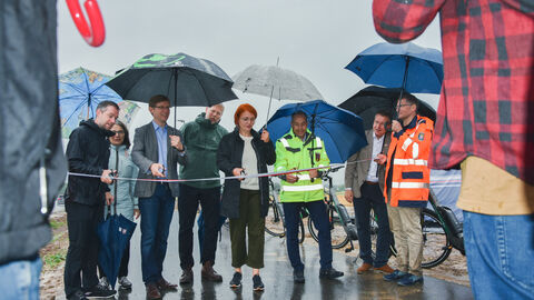 Verkehrsfreigabe Radweg Eschborn-Steinbach mit Staatssekretär Jens Deutschendorf