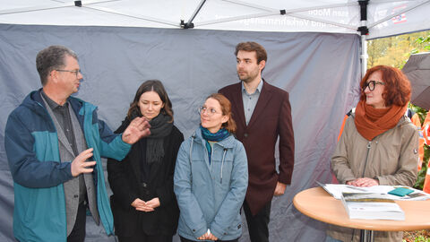 Prof. Linke erläutert den Anwesenden die wesentlichen Inhalte Gutachten