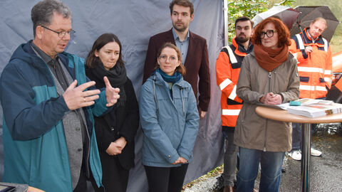 Prof. Linke erläutert den Anwesenden die wesentlichen Inhalte Gutachten