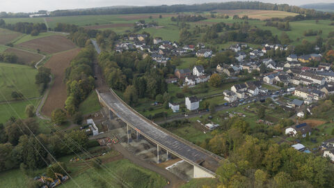 Drohnenaufnahme Kerkerbachtalbrücke nach der Sprengung