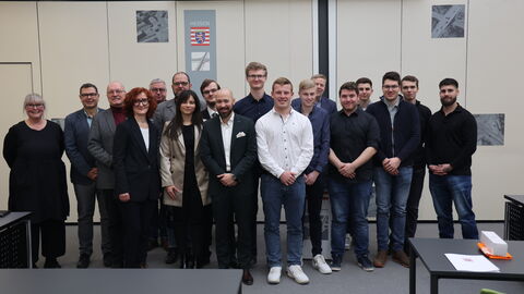 Zeugnisübergabe Winterprüfung 2024-13 Gruppenfoto mit allen Winterprüflingen