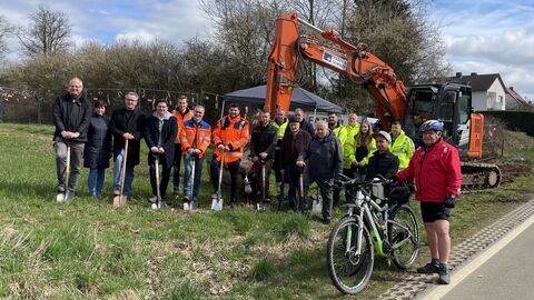 Spatenstich L 3325 Mücke-Ilsdorf - B 49