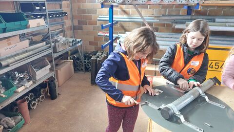 Kinder zu Gast auf der Straßenmeisterei Schwalmstadt Kinder zu Gast auf der Straßenmeisterei Schwalmstadt