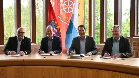 Unterzeichnung Sonderbaulast-Vereinbarung Radweg Mittelhessen