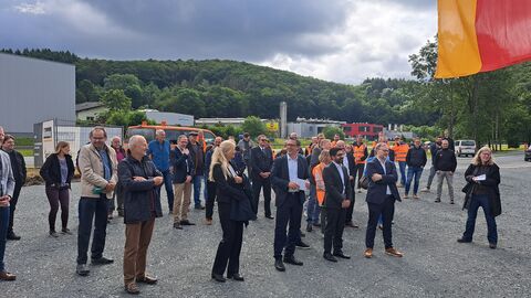 Politische Gäste am Rednerpult