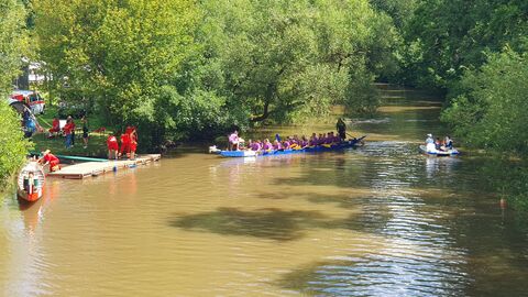 Hessen Mobil beim Drachenboot-Cup - 14 Das Drachenboot des Hessen Mobil-Teams landet wieder am Ufer