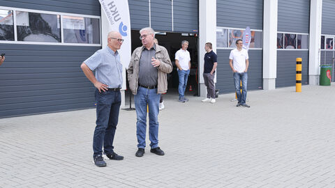 Tage der Arbeitssicherheit 21 2 Mitarbeitende im Gespräch
