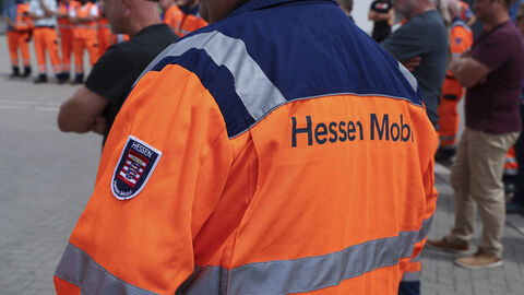 Tage der Arbeitssicherheit 27 Nahaufnahme des Hessen Mobil-Logos auf einer Jacke
