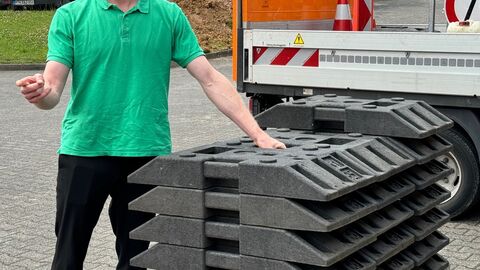 Hebe- und Tragetraining SM Hofheim - 9 Der Trainer erklärt wie man mit großen Gewichten umgeht