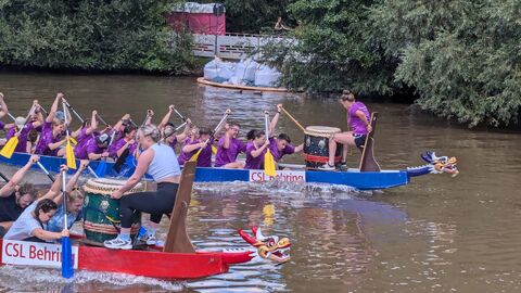 Hessen Mobil beim Drachenboot-Cup - 15 Kopf- an Kopf-Rennen auf der Lahn