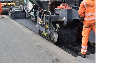 Pressefoto Asphalteinbau