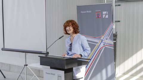 Tag der Ausbildung 2024 - 10 Vizepräsidentin Kathrin Brückner am rednerpult