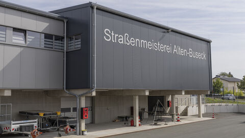Tag der Ausbildung 2024 - 18 Gebäudeteil mit Schriftzug