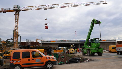 Pressetermin Brückeneinschub B 43 Spange Kelsterbach 1 Pressetermin Brückeneinschub B 43