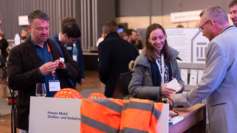 DSVK 2024 - 20 Gespräche am Messestand von Hessen Mobil